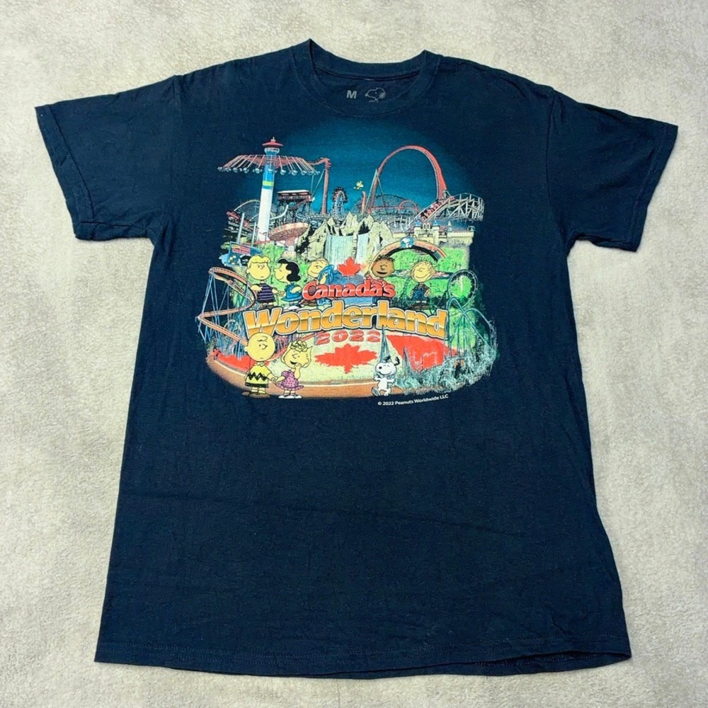 Canada's Wonderland Peanuts T-Shirt Collab Snoopy Graphic 2022 Mens M